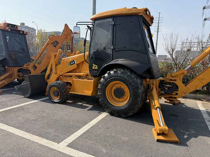 Used Hydraulic Backhoe Loader JCB3CX 7t in Good Condition Cheap Price in Stock Jcb 3cx 4cx 4cx Loader in Hefei for Sale - Buldoexcavator: Foto 4 Used Hydraulic Backhoe Loader JCB3CX 7t in Good Condition Cheap Price in Stock Jcb 3cx 4cx 4cx Loader in Hefei for Sale - Buldoexcavator: Foto 4