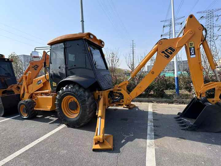 Used Hydraulic Backhoe Loader JCB3CX 7t in Good Condition Cheap Price in Stock Jcb 3cx 4cx 4cx Loader in Hefei for Sale - Buldoexcavator: Foto 2 Used Hydraulic Backhoe Loader JCB3CX 7t in Good Condition Cheap Price in Stock Jcb 3cx 4cx 4cx Loader in Hefei for Sale - Buldoexcavator: Foto 2