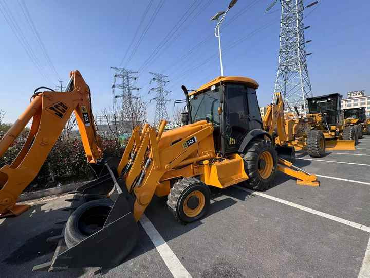 Used Hydraulic Backhoe Loader JCB3CX 7t in Good Condition Cheap Price in Stock Jcb 3cx 4cx 4cx Loader in Hefei for Sale - Buldoexcavator: Foto 5 Used Hydraulic Backhoe Loader JCB3CX 7t in Good Condition Cheap Price in Stock Jcb 3cx 4cx 4cx Loader in Hefei for Sale - Buldoexcavator: Foto 5