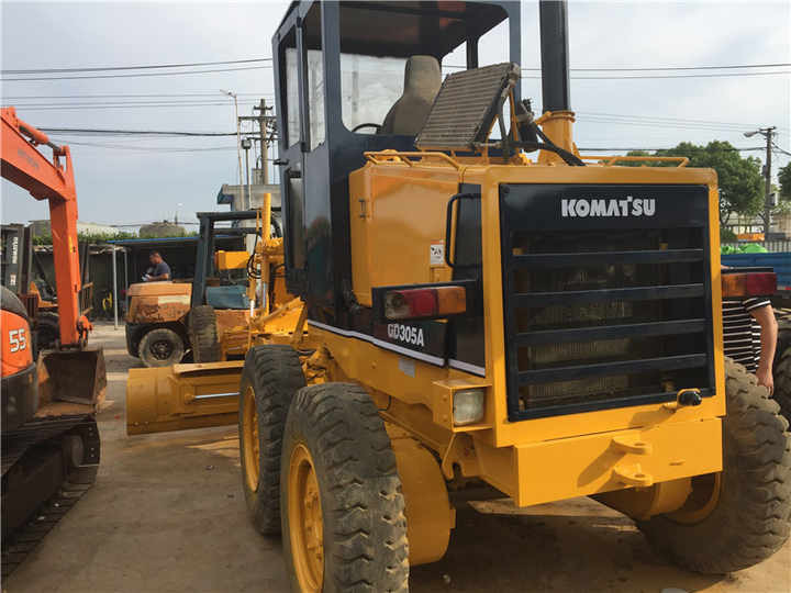 Used Komatsu GD305 Motor Grader Cheap Price Komatsu Road Grader GD305 Good Condition in China - Autogreder: Foto 4 Used Komatsu GD305 Motor Grader Cheap Price Komatsu Road Grader GD305 Good Condition in China - Autogreder: Foto 4