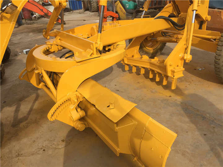 Used Komatsu GD305 Motor Grader Cheap Price Komatsu Road Grader GD305 Good Condition in China - Autogreder: Foto 2 Used Komatsu GD305 Motor Grader Cheap Price Komatsu Road Grader GD305 Good Condition in China - Autogreder: Foto 2