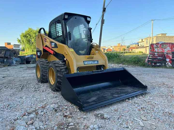 Used Original Caterpillar 246c Skid Steer Loader for Sale - Mini încărcător: Foto 2 Used Original Caterpillar 246c Skid Steer Loader for Sale - Mini încărcător: Foto 2