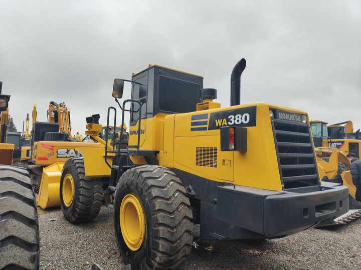 Used komatsu WA380-3 Wheel Loader Hot Sale Original Japan Brand Koamtsu Wheel Loader for Sale - Încărcător frontal pe pneuri: Foto 2 Used komatsu WA380-3 Wheel Loader Hot Sale Original Japan Brand Koamtsu Wheel Loader for Sale - Încărcător frontal pe pneuri: Foto 2