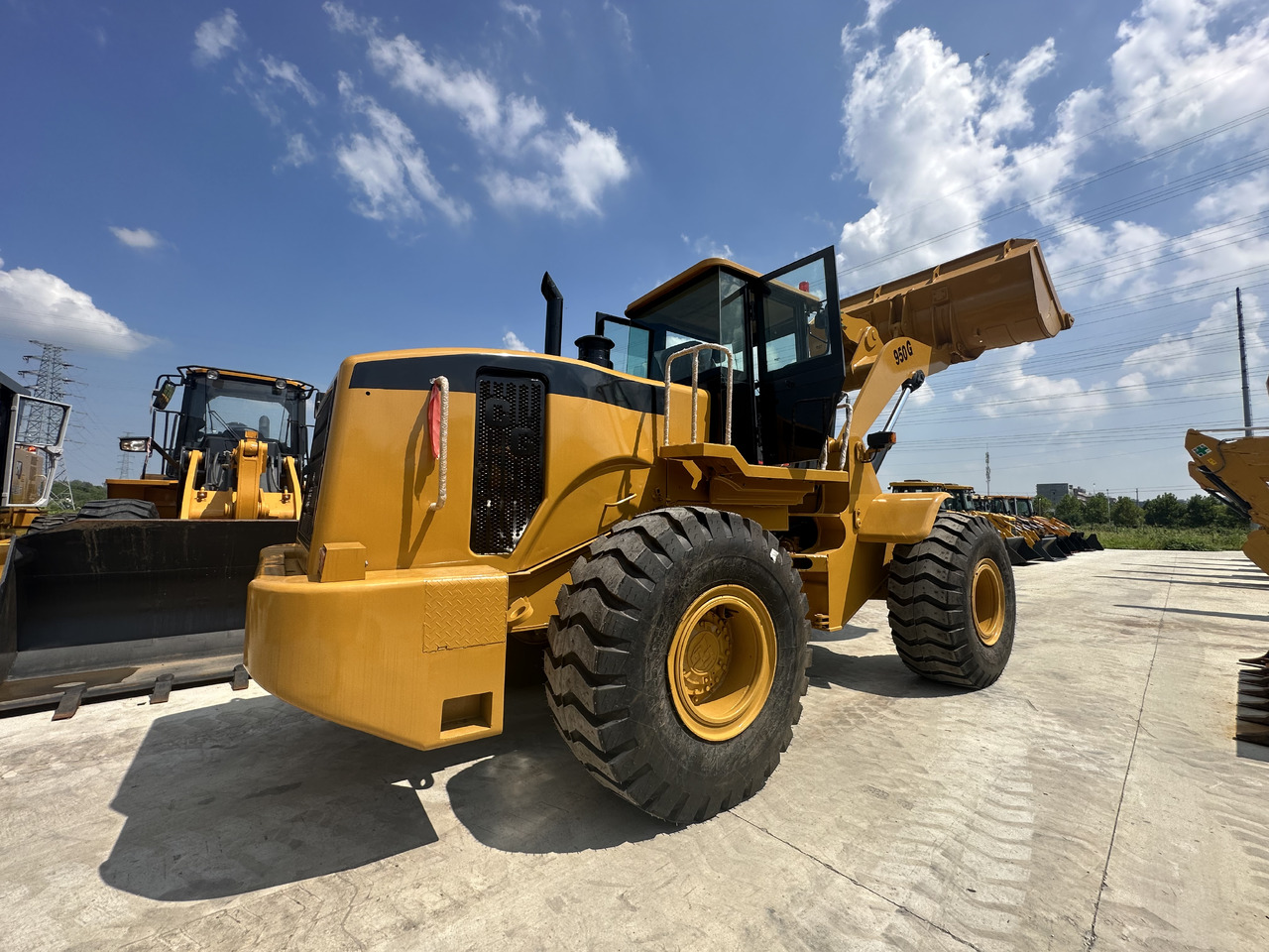 BACKHOE LOADER Used High Quality CAT 950G Wheel Loader on Hot Sale CAT in Stock for Sale - Utilaje constructii: Foto 3 BACKHOE LOADER Used High Quality CAT 950G Wheel Loader on Hot Sale CAT in Stock for Sale - Utilaje constructii: Foto 3