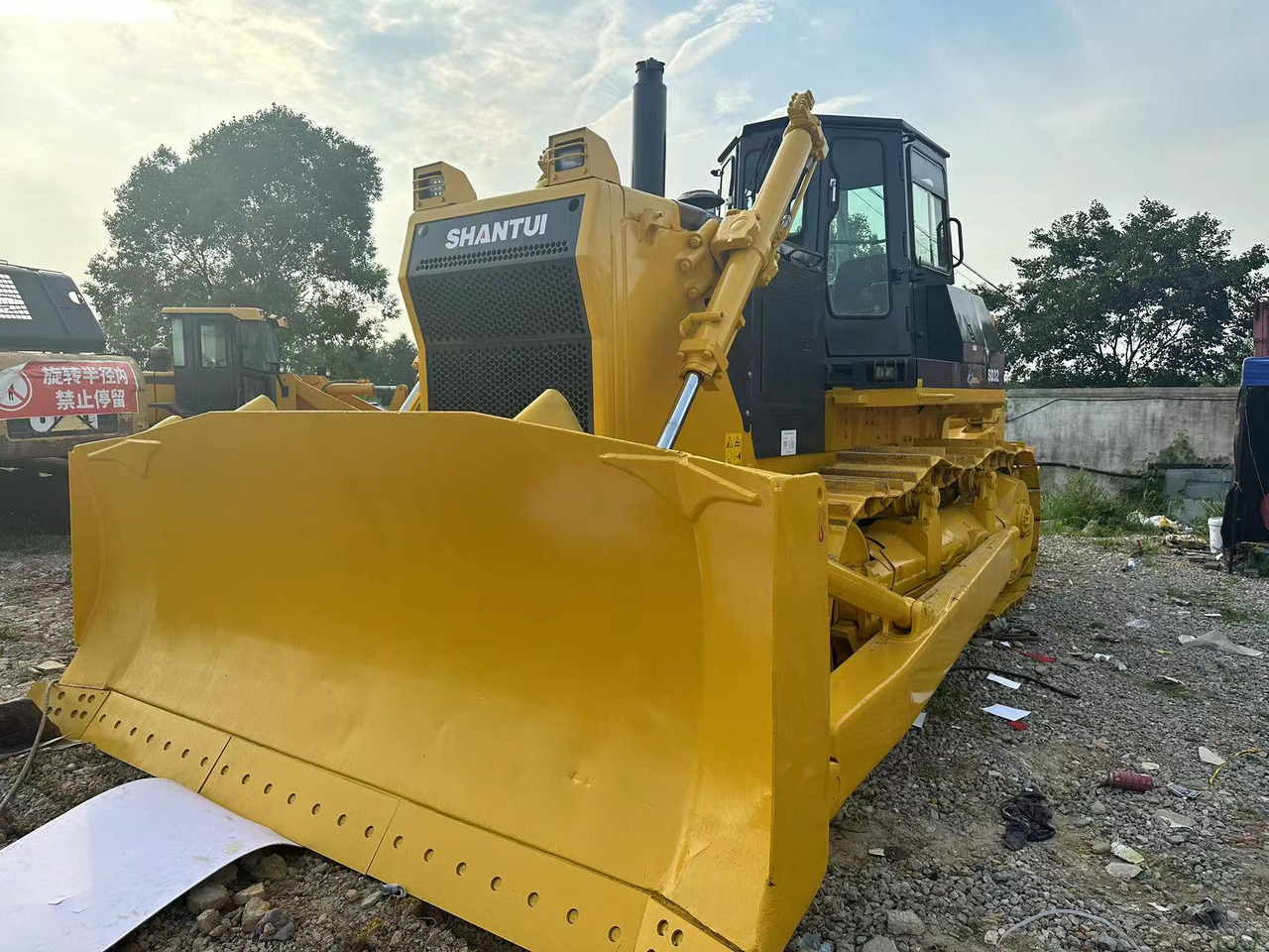 SHANTUI USED SHANTUI SD32 Hotsale Bulldozer - Utilaje constructii: Foto 1 SHANTUI USED SHANTUI SD32 Hotsale Bulldozer - Utilaje constructii: Foto 1