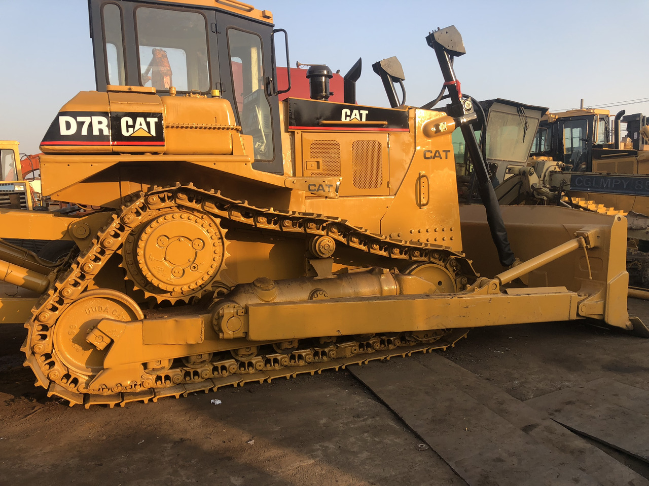 Used bulldozer CAT D7R high quality hotsale - Buldozer: Foto 4 Used bulldozer CAT D7R high quality hotsale - Buldozer: Foto 4