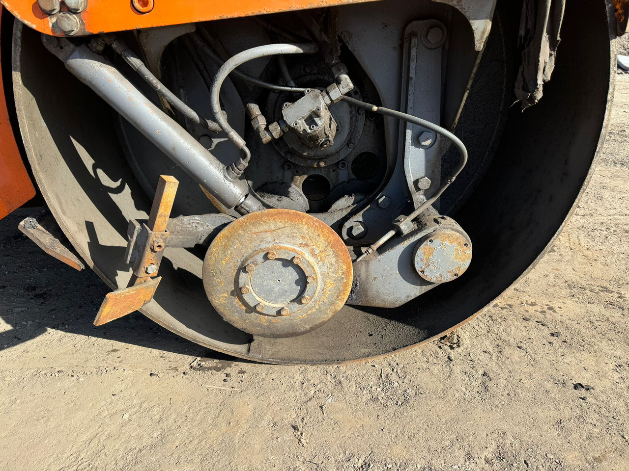 Cilindru compactor pentru asfalt HAMM HD75: Foto 9 Cilindru compactor pentru asfalt HAMM HD75: Foto 9