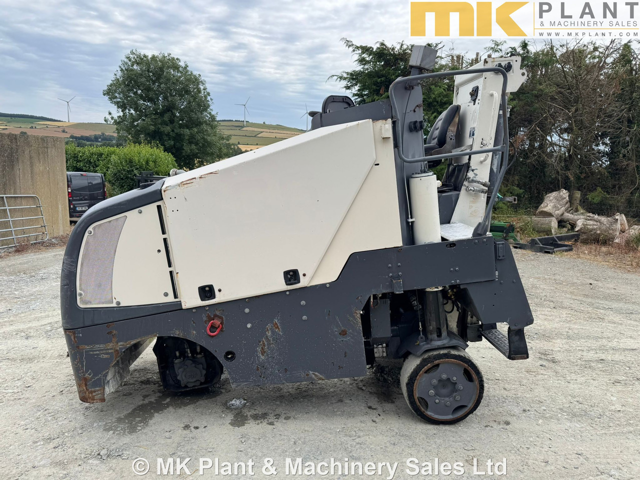 WIRTGEN W50 - Utilaje pentru frezare: Foto 1 WIRTGEN W50 - Utilaje pentru frezare: Foto 1