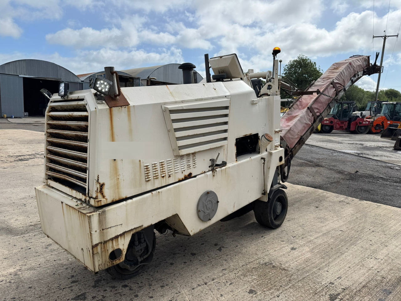 WIRTGEN W500 - Utilaje pentru frezare: Foto 1 WIRTGEN W500 - Utilaje pentru frezare: Foto 1