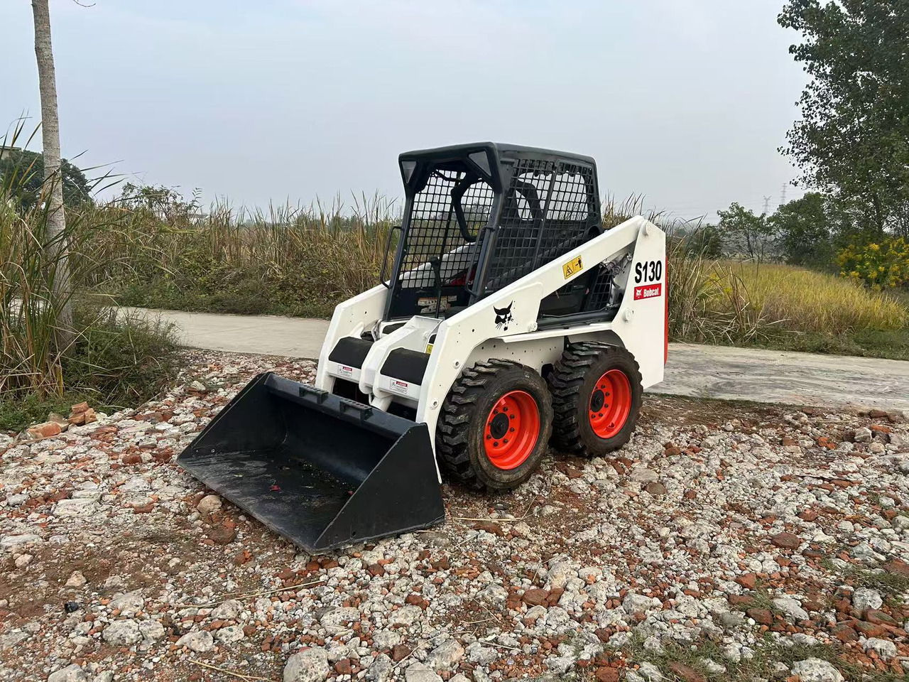 BOBCAT S130 - Mini încărcător: Foto 2 BOBCAT S130 - Mini încărcător: Foto 2