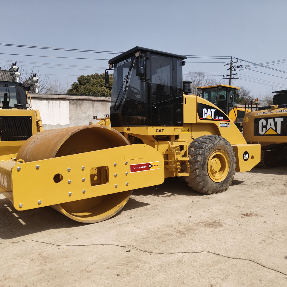 CATERPILLAR 683E - Cilindru compactor pentru asfalt: Foto 4 CATERPILLAR 683E - Cilindru compactor pentru asfalt: Foto 4