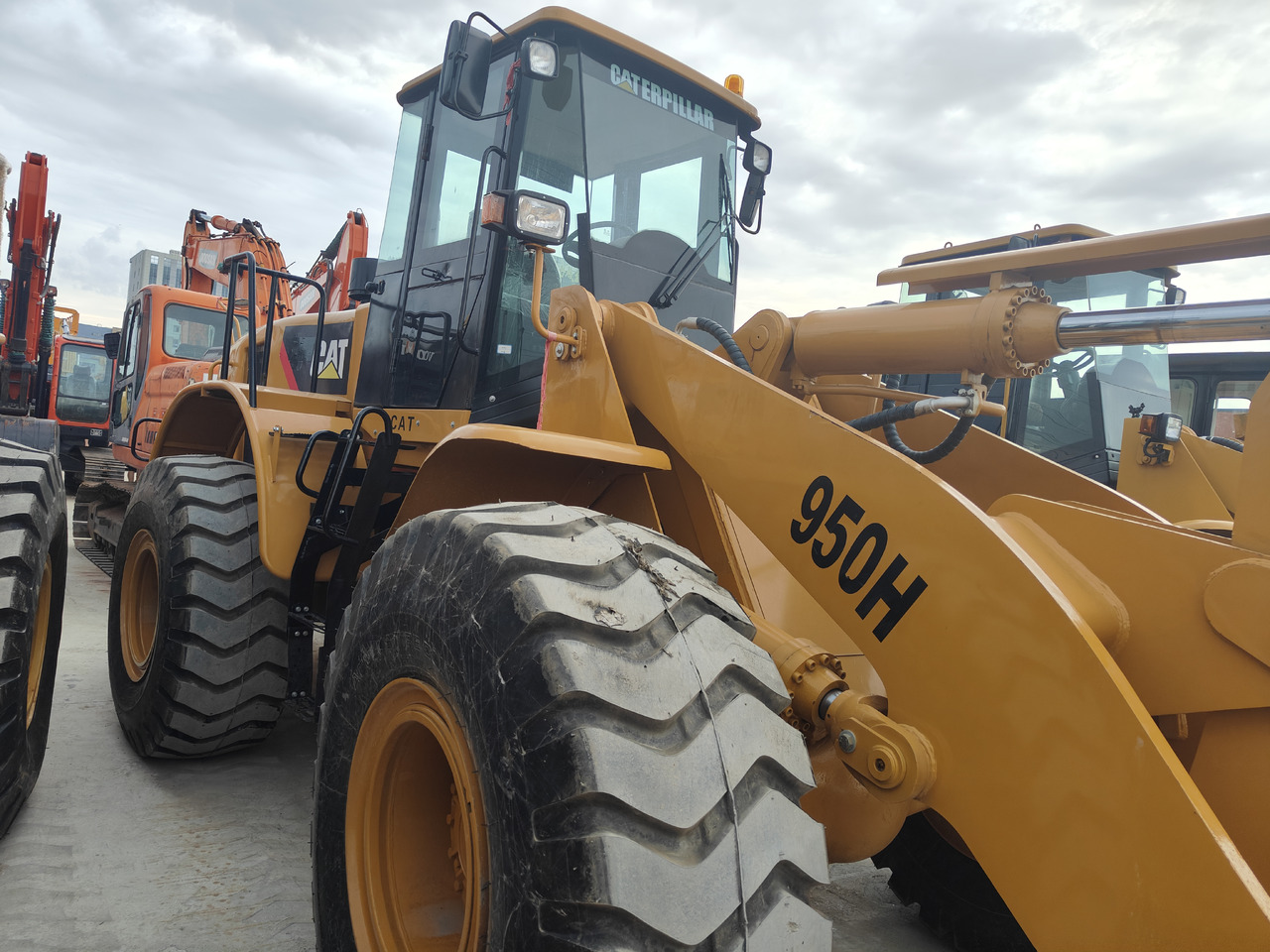 CATERPILLAR 950H - Încărcător frontal pe pneuri: Foto 3 CATERPILLAR 950H - Încărcător frontal pe pneuri: Foto 3