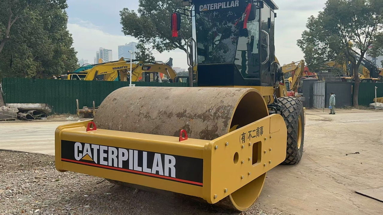 CATERPILLAR CS683E - Cilindru compactor pentru asfalt: Foto 1 CATERPILLAR CS683E - Cilindru compactor pentru asfalt: Foto 1