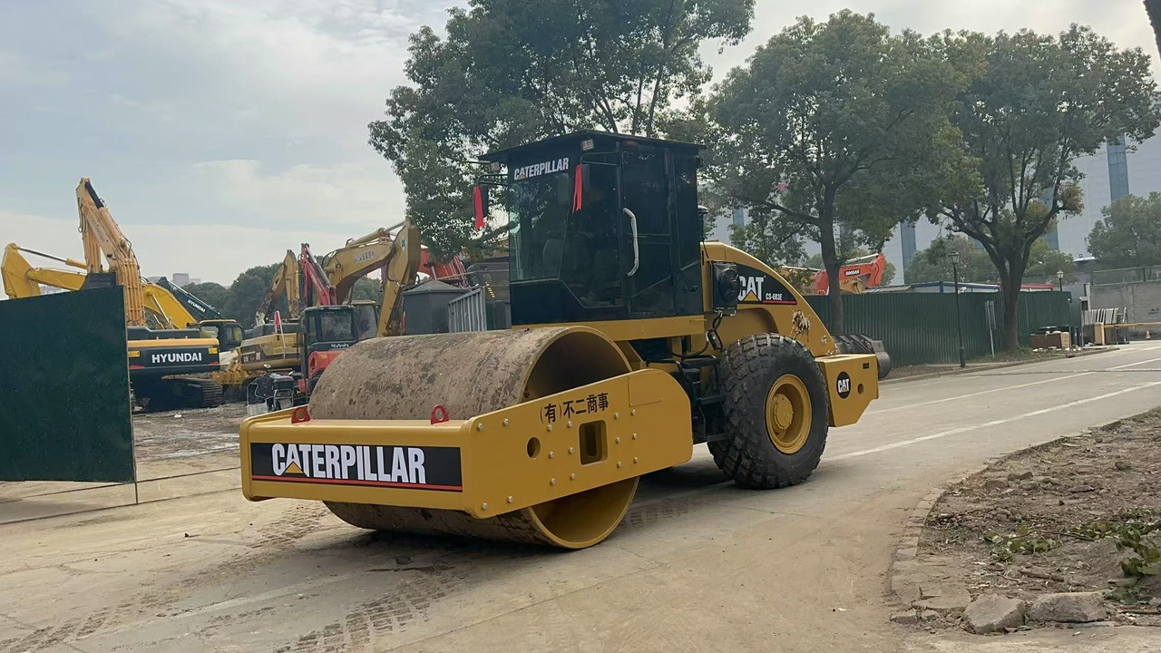 CATERPILLAR CS683E - Cilindru compactor pentru asfalt: Foto 5 CATERPILLAR CS683E - Cilindru compactor pentru asfalt: Foto 5