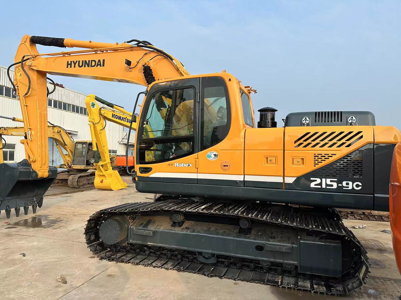 HYUNDAI R215-9C - Excavator pe şenile: Foto 2 HYUNDAI R215-9C - Excavator pe şenile: Foto 2