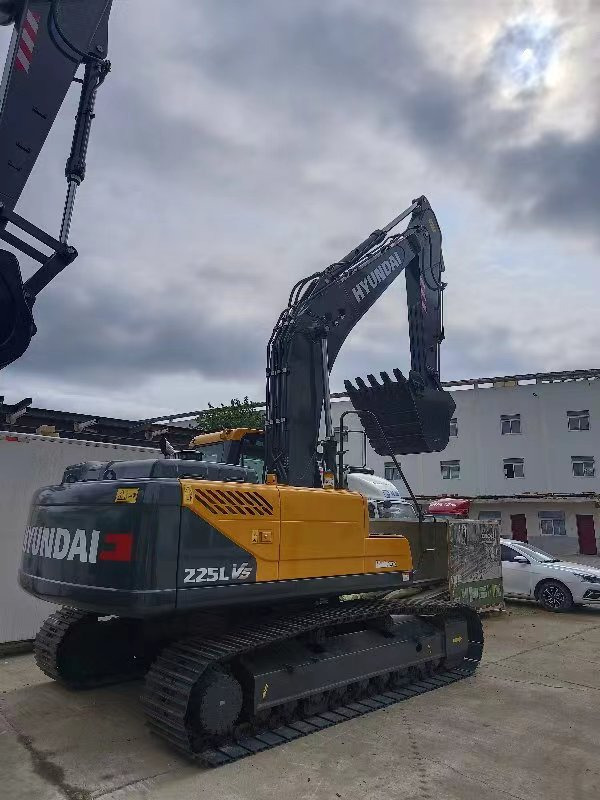 HYUNDAI R225LVS - Excavator pe şenile: Foto 1 HYUNDAI R225LVS - Excavator pe şenile: Foto 1