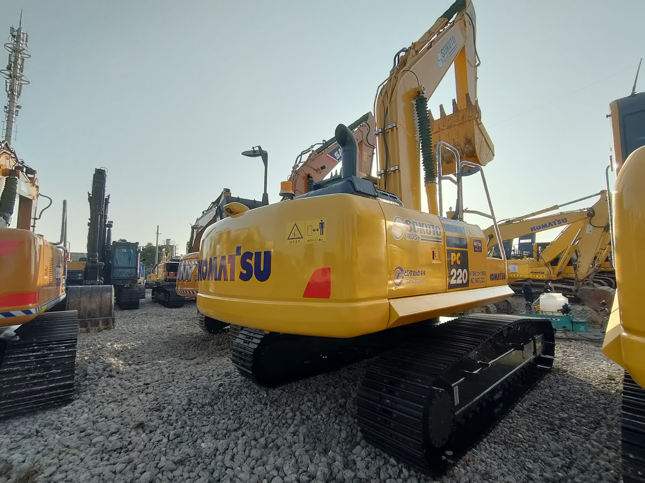 KOMATSU PC220-8 - Excavator pe şenile: Foto 3 KOMATSU PC220-8 - Excavator pe şenile: Foto 3