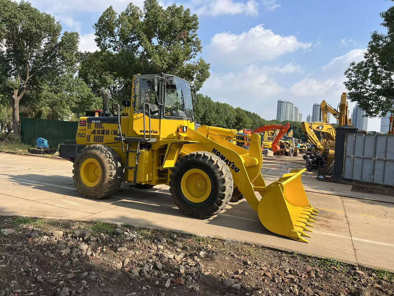 KOMATSU WA320-3 - Încărcător frontal pe pneuri: Foto 1 KOMATSU WA320-3 - Încărcător frontal pe pneuri: Foto 1