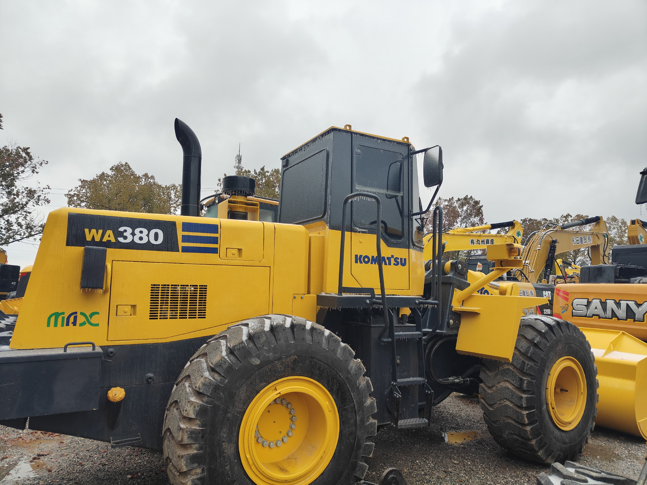 KOMATSU WA380-3 - Încărcător frontal pe pneuri: Foto 3 KOMATSU WA380-3 - Încărcător frontal pe pneuri: Foto 3