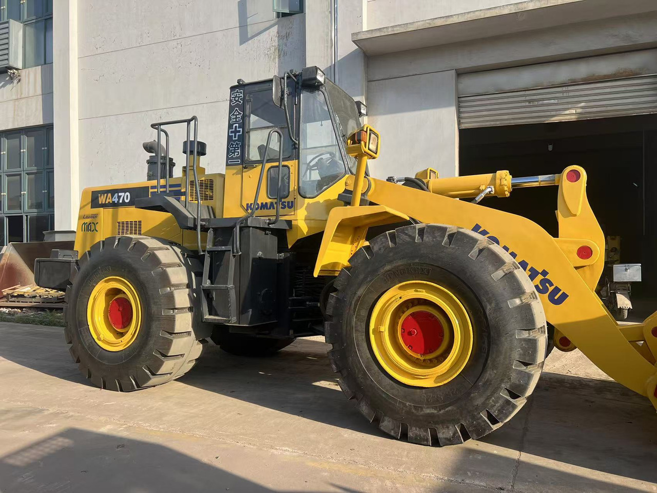 KOMATSU WA470-3 - Încărcător frontal pe pneuri: Foto 4 KOMATSU WA470-3 - Încărcător frontal pe pneuri: Foto 4