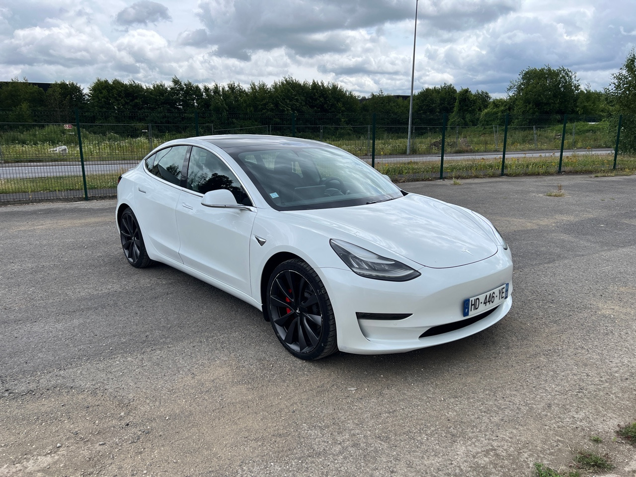 TESLA Model 3 Performance Dual Motor FSD 3 Autopilot - Berlină/ Sedan: Foto 4 TESLA Model 3 Performance Dual Motor FSD 3 Autopilot - Berlină/ Sedan: Foto 4