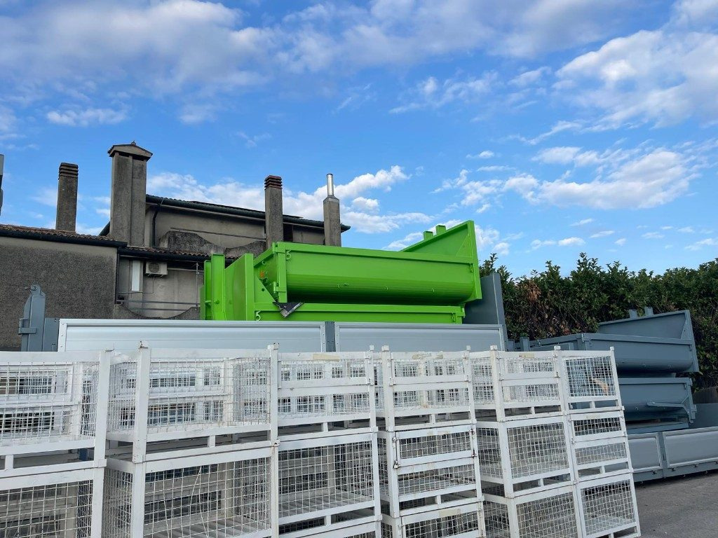 CONTAINER SCARRABILE NUOVO A CIELO APERTO - Container abroll: Foto 3 CONTAINER SCARRABILE NUOVO A CIELO APERTO - Container abroll: Foto 3