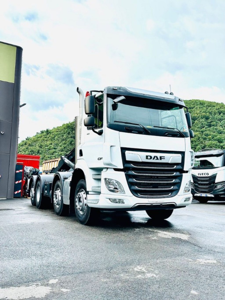 DAF CF85 NUOVO SCARRABILE - Camion cu cârlig: Foto 1 DAF CF85 NUOVO SCARRABILE - Camion cu cârlig: Foto 1
