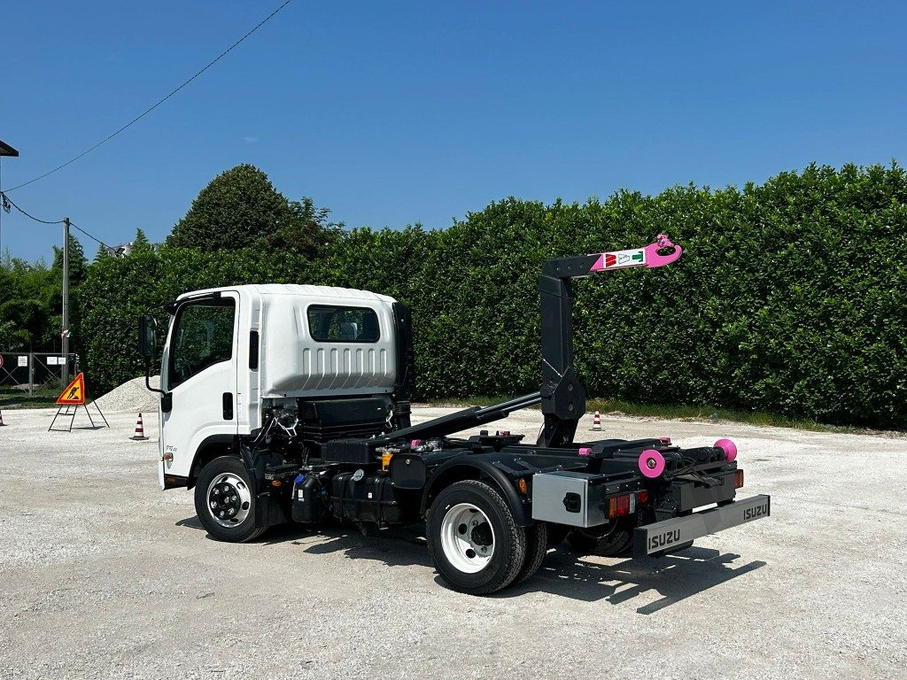 ISUZU P75 NUOVO SCARRABILE - Camion cu cârlig: Foto 5 ISUZU P75 NUOVO SCARRABILE - Camion cu cârlig: Foto 5