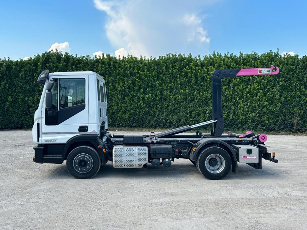IVECO 120EL22 CON SCARRABILE NUOVO - Camion cu cârlig: Foto 4 IVECO 120EL22 CON SCARRABILE NUOVO - Camion cu cârlig: Foto 4