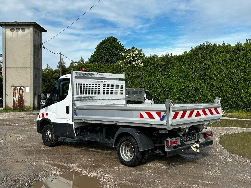 IVECO DAILY 35.140 RIBALTABILE - Autoutilitară basculantă: Foto 3 IVECO DAILY 35.140 RIBALTABILE - Autoutilitară basculantă: Foto 3