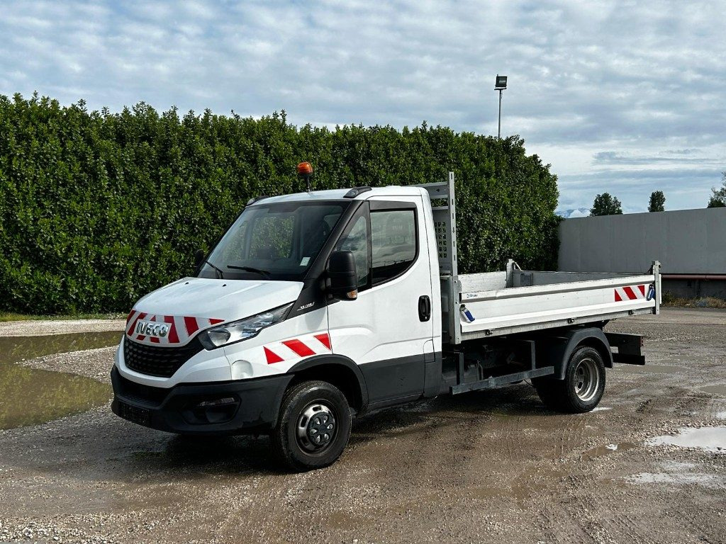 IVECO DAILY 35.140 RIBALTABILE - Autoutilitară basculantă: Foto 1 IVECO DAILY 35.140 RIBALTABILE - Autoutilitară basculantă: Foto 1