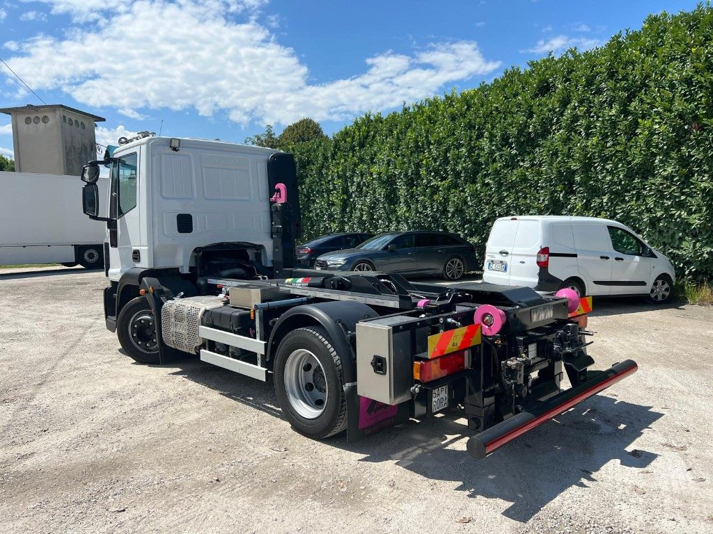 IVECO EUROCARGO 120E28 CON SCARRABILE NUOVO - Camion cu cârlig: Foto 3 IVECO EUROCARGO 120E28 CON SCARRABILE NUOVO - Camion cu cârlig: Foto 3