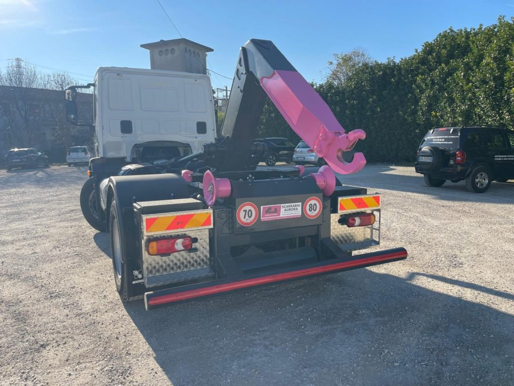 IVECO EUROCARGO 180E25 CON SCARRABILE NUOVO - Camion cu cârlig: Foto 5 IVECO EUROCARGO 180E25 CON SCARRABILE NUOVO - Camion cu cârlig: Foto 5