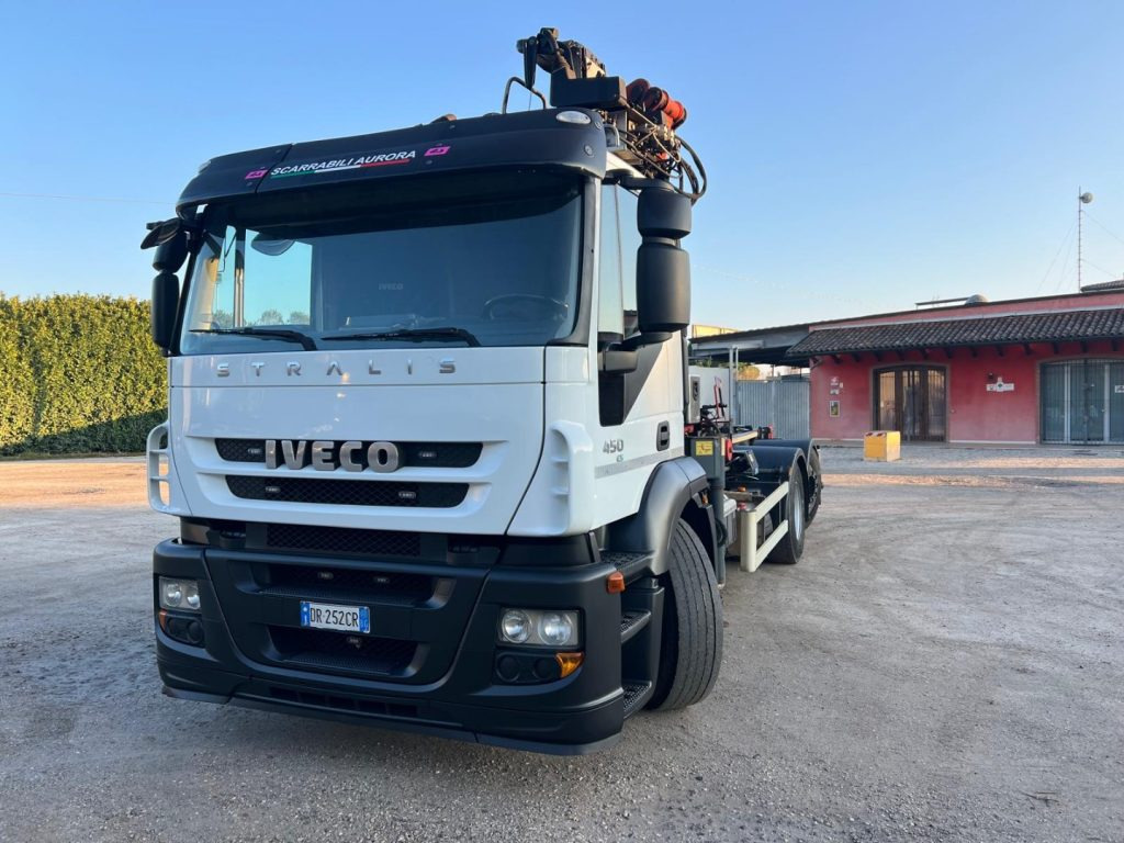 IVECO STRALIS 260E45 SCARRABILE - Camion cu cârlig, Camion cu macara: Foto 2 IVECO STRALIS 260E45 SCARRABILE - Camion cu cârlig, Camion cu macara: Foto 2