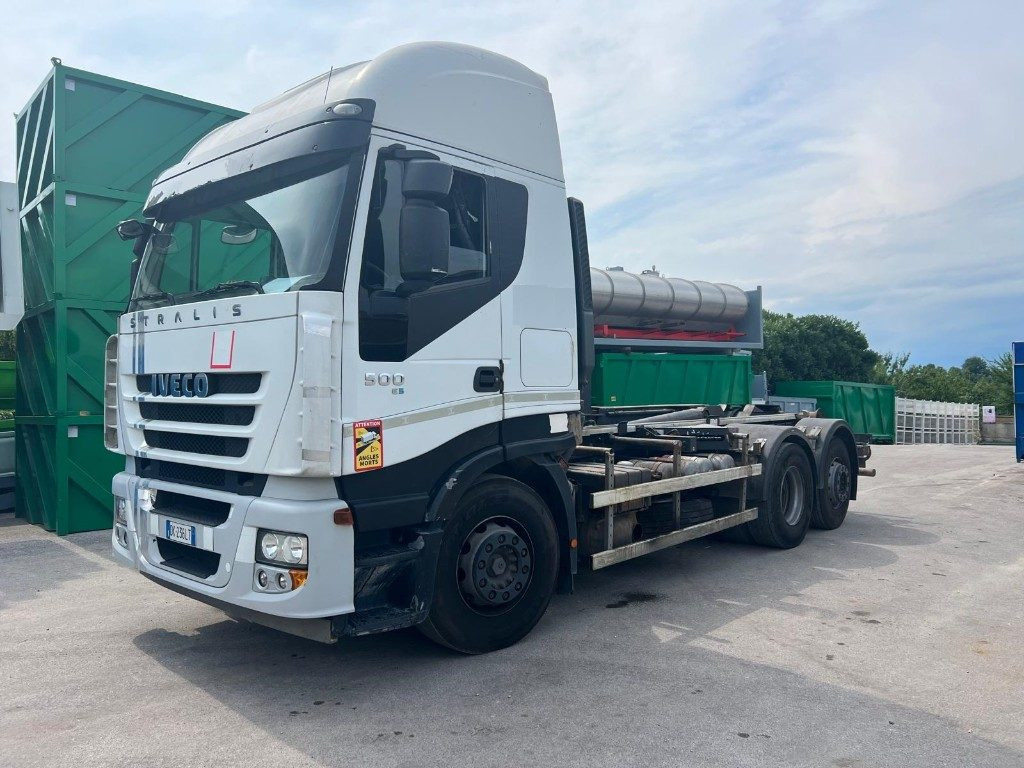 IVECO STRALIS AS260S 50Y SCARRABILE - Camion cu cârlig: Foto 2 IVECO STRALIS AS260S 50Y SCARRABILE - Camion cu cârlig: Foto 2