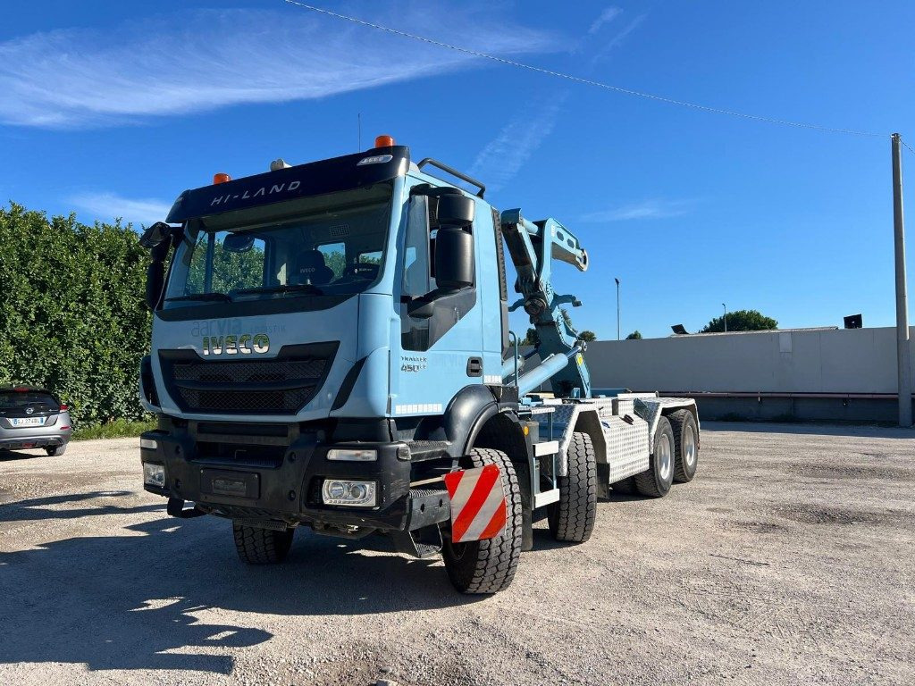 IVECO TRAKKER 450 SCARRABILE - Camion cu cârlig: Foto 2 IVECO TRAKKER 450 SCARRABILE - Camion cu cârlig: Foto 2