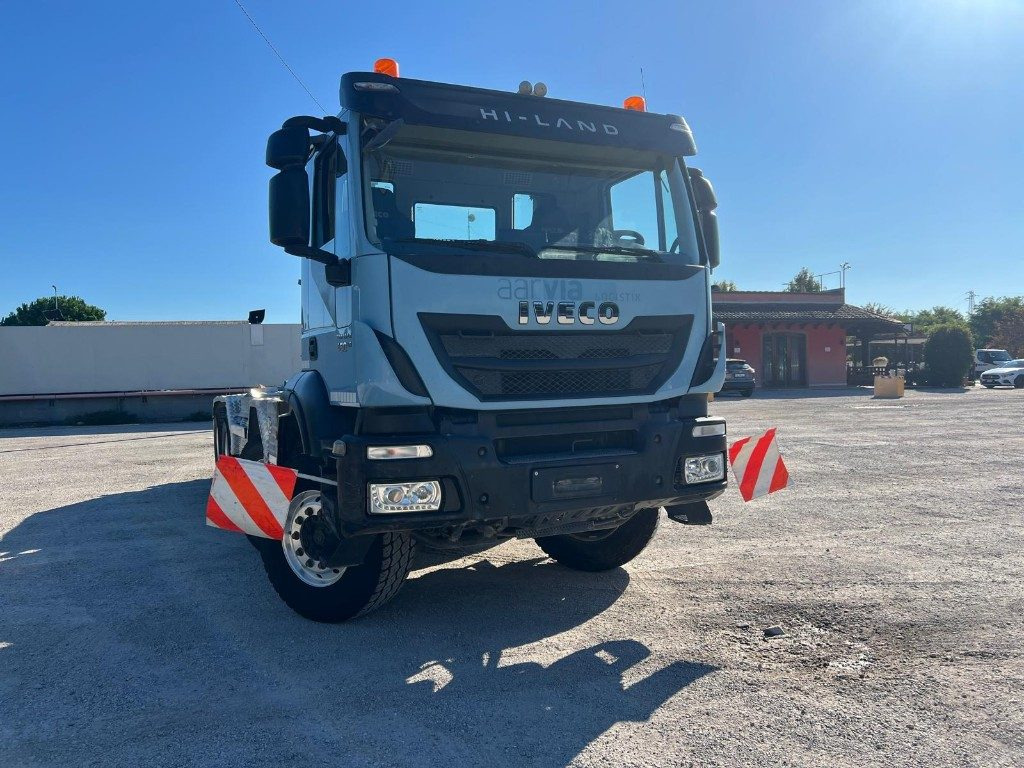Camion cu cârlig IVECO TRAKKER 450 SCARRABILE: Foto 8 Camion cu cârlig IVECO TRAKKER 450 SCARRABILE: Foto 8