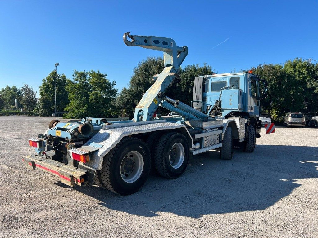 Camion cu cârlig IVECO TRAKKER 450 SCARRABILE: Foto 6 Camion cu cârlig IVECO TRAKKER 450 SCARRABILE: Foto 6