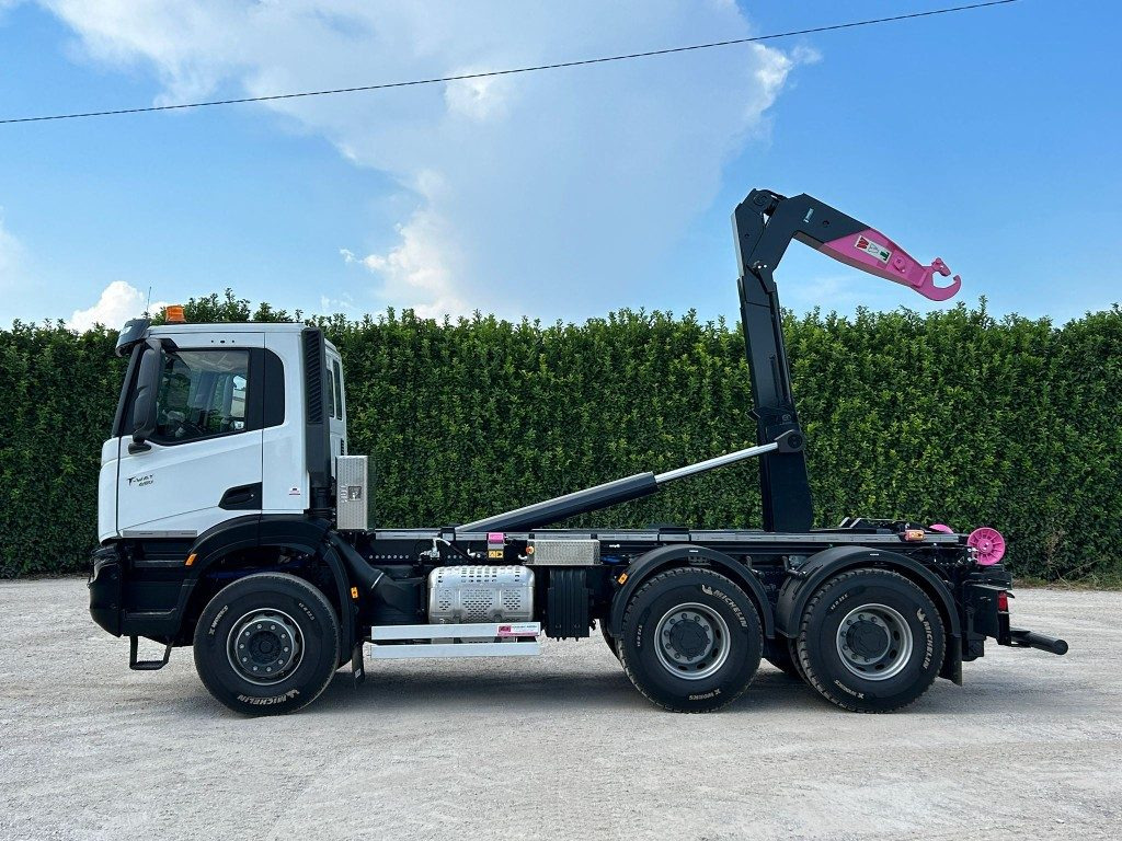 IVECO TRAKKER T-WAY AD380T NUOVO SCARRABILE - Camion cu cârlig: Foto 2 IVECO TRAKKER T-WAY AD380T NUOVO SCARRABILE - Camion cu cârlig: Foto 2