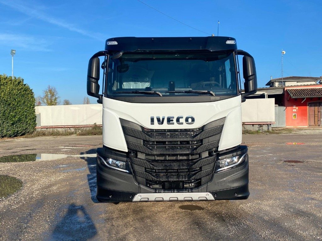IVECO X-WAY AD280X48 NUOVO SCARRABILE PASSO 4500 - Camion cu cârlig: Foto 2 IVECO X-WAY AD280X48 NUOVO SCARRABILE PASSO 4500 - Camion cu cârlig: Foto 2