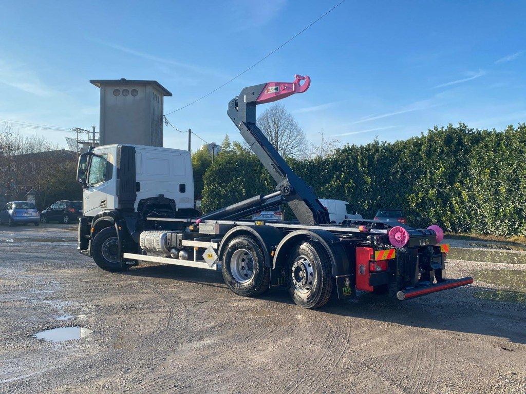 IVECO X-WAY AD280X48 NUOVO SCARRABILE PASSO 4500 - Camion cu cârlig: Foto 4 IVECO X-WAY AD280X48 NUOVO SCARRABILE PASSO 4500 - Camion cu cârlig: Foto 4