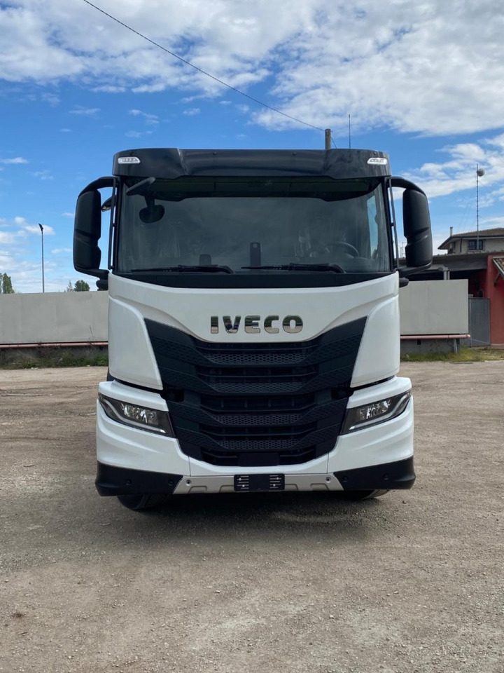 IVECO X-WAY AD280X48Y NUOVO SCARRABILE PASSO 3120 - Camion cu cârlig: Foto 2 IVECO X-WAY AD280X48Y NUOVO SCARRABILE PASSO 3120 - Camion cu cârlig: Foto 2