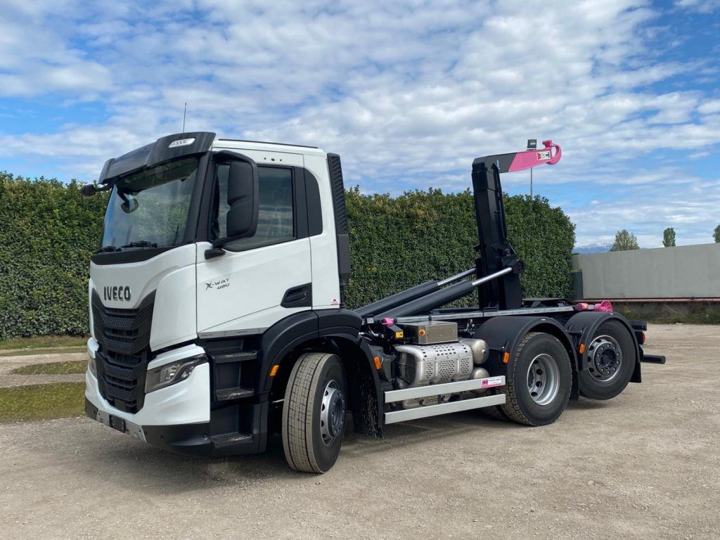 IVECO X-WAY AD280X48Y NUOVO SCARRABILE PASSO 3120 - Camion cu cârlig: Foto 1 IVECO X-WAY AD280X48Y NUOVO SCARRABILE PASSO 3120 - Camion cu cârlig: Foto 1
