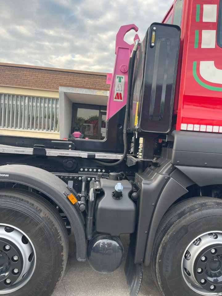 MAN TGS 41.480 SCARRABILE - Camion cu cârlig: Foto 4 MAN TGS 41.480 SCARRABILE - Camion cu cârlig: Foto 4