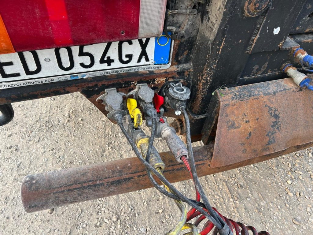 MAN TGX 26.440 SCARRABILE CON GRU - Camion cu cârlig: Foto 5 MAN TGX 26.440 SCARRABILE CON GRU - Camion cu cârlig: Foto 5