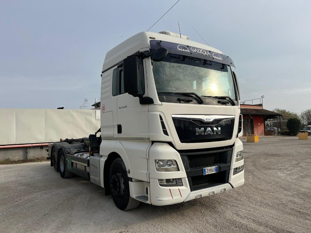 Camion cu cârlig MAN TGX 26.480 SCARRABILE CON GRU DIETRO CABINA: Foto 7