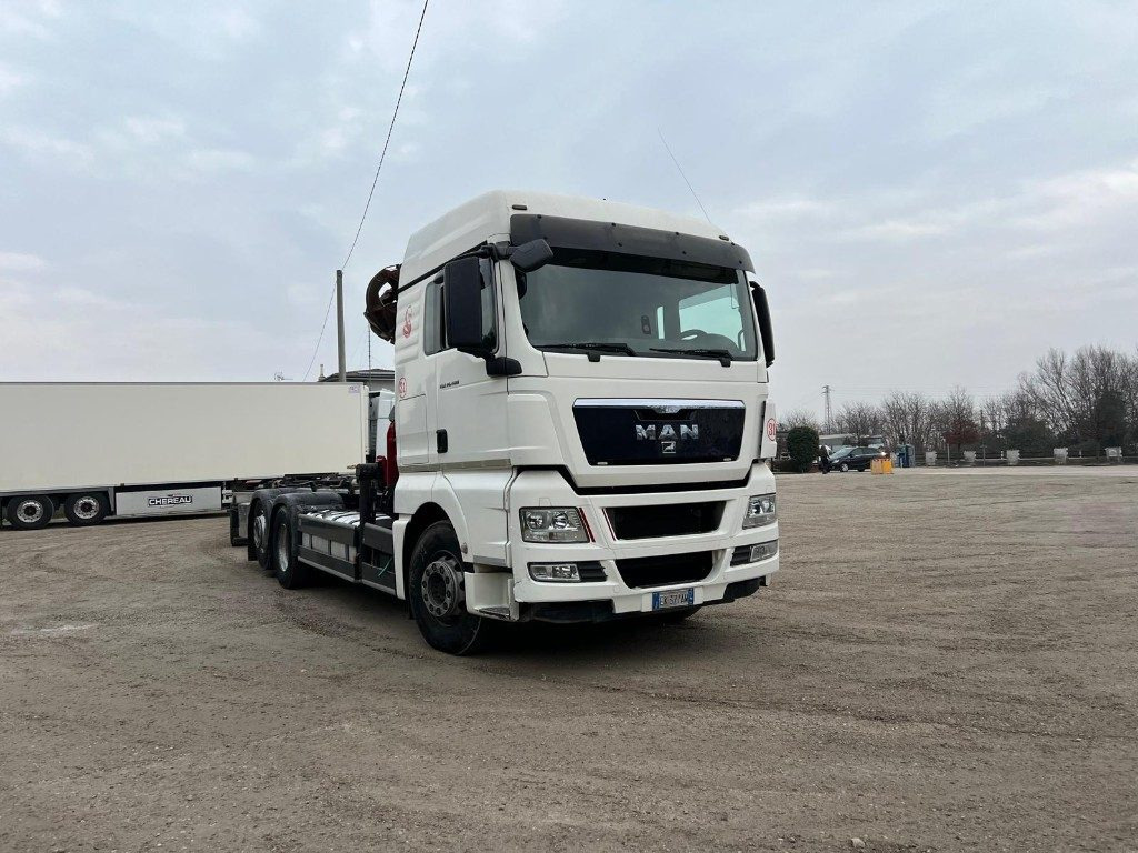 MAN TGX 26.480 SCARRABILE CON GRU - Camion cu cârlig: Foto 2 MAN TGX 26.480 SCARRABILE CON GRU - Camion cu cârlig: Foto 2