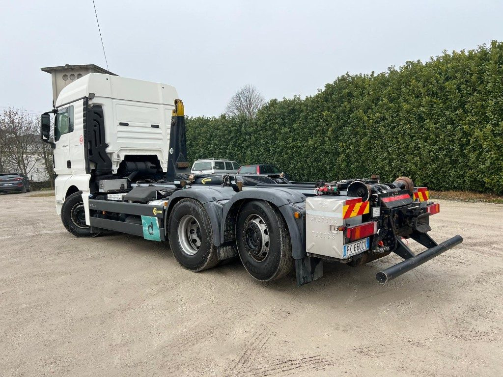MAN TGX 26.500 USATO SCARRABILE 6X2 - Camion cu cârlig: Foto 3 MAN TGX 26.500 USATO SCARRABILE 6X2 - Camion cu cârlig: Foto 3