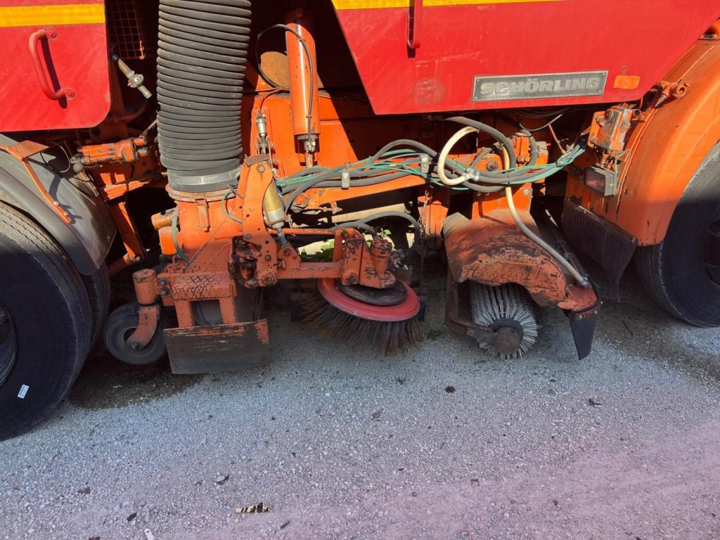 MERCEDES-BENZ MERCEDES AUTOSPAZZATRICE USATA - Măturătoare stradală: Foto 5 MERCEDES-BENZ MERCEDES AUTOSPAZZATRICE USATA - Măturătoare stradală: Foto 5