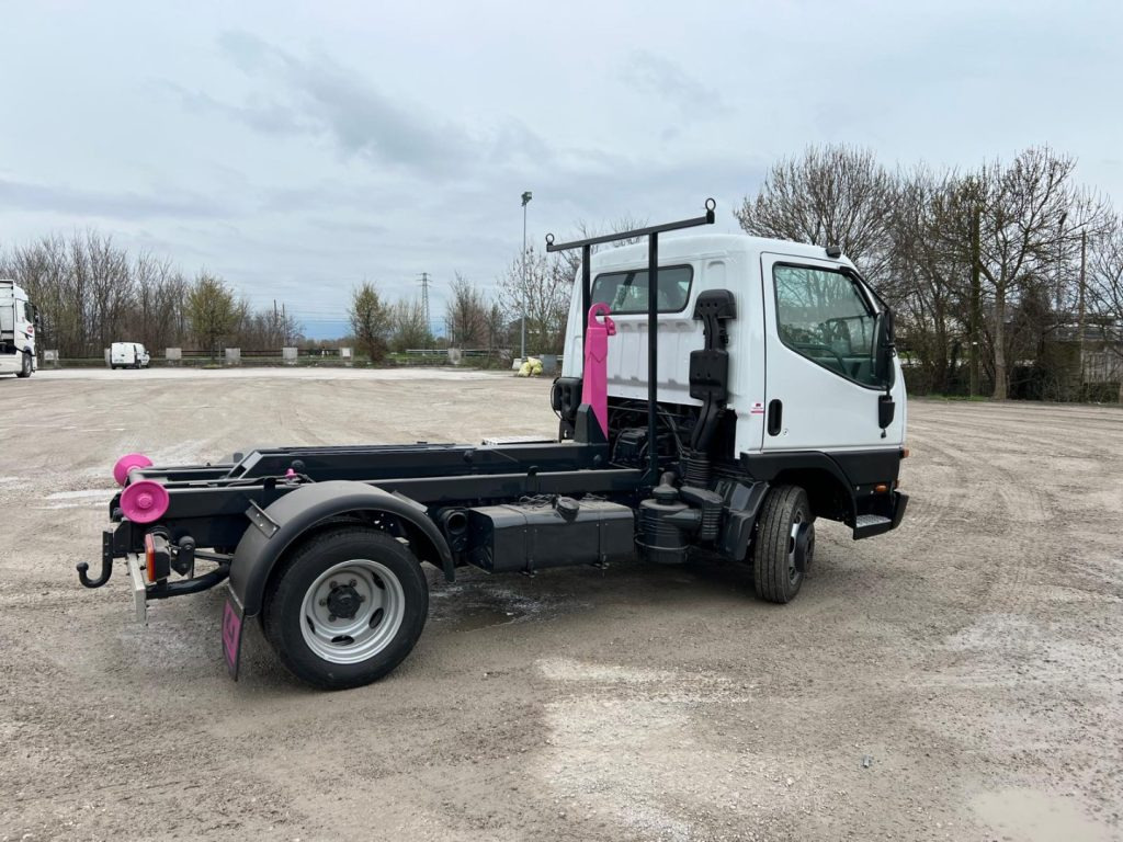 Leasing de MITSUBISHI CANTER 3.0 SCARRABILE MITSUBISHI CANTER 3.0 SCARRABILE: Foto 6 Leasing de MITSUBISHI CANTER 3.0 SCARRABILE MITSUBISHI CANTER 3.0 SCARRABILE: Foto 6